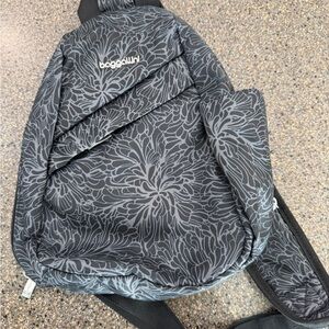 Baggallini Gray Floral Sling Bag